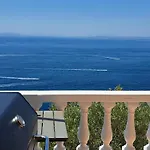 Apartment Mit Grosser Terrasse Und Fantastischem Blick Ueber Den Golf Von Roses.